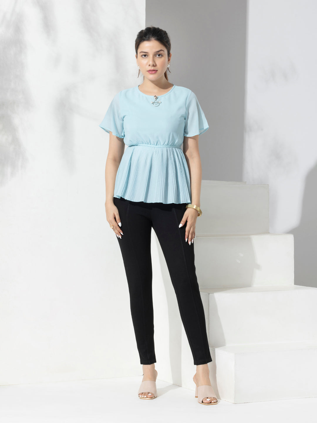 Blue Solid Fashion Pleated Peplum Top With Metal Accessories