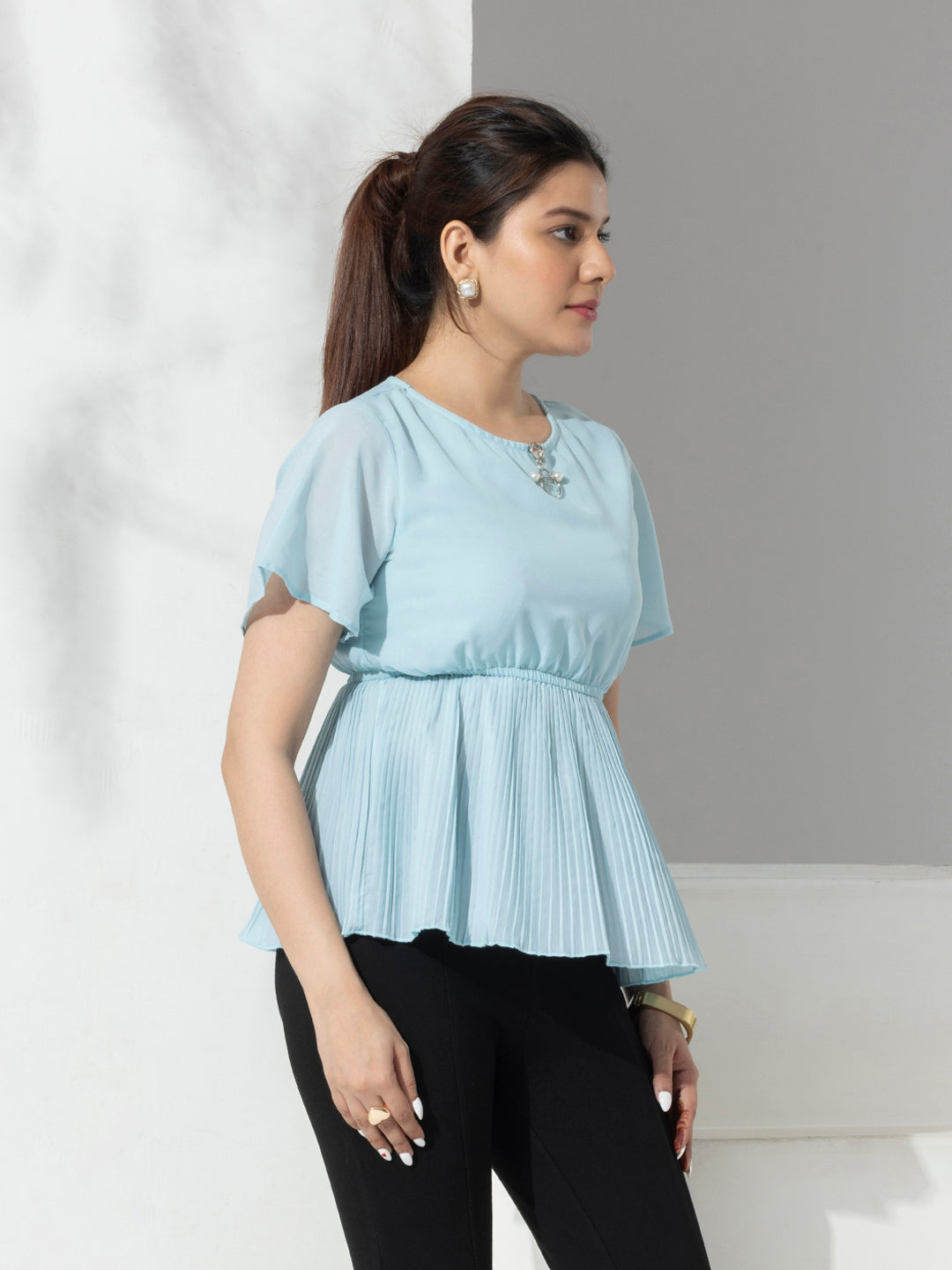 Blue Solid Fashion Pleated Peplum Top With Metal Accessories