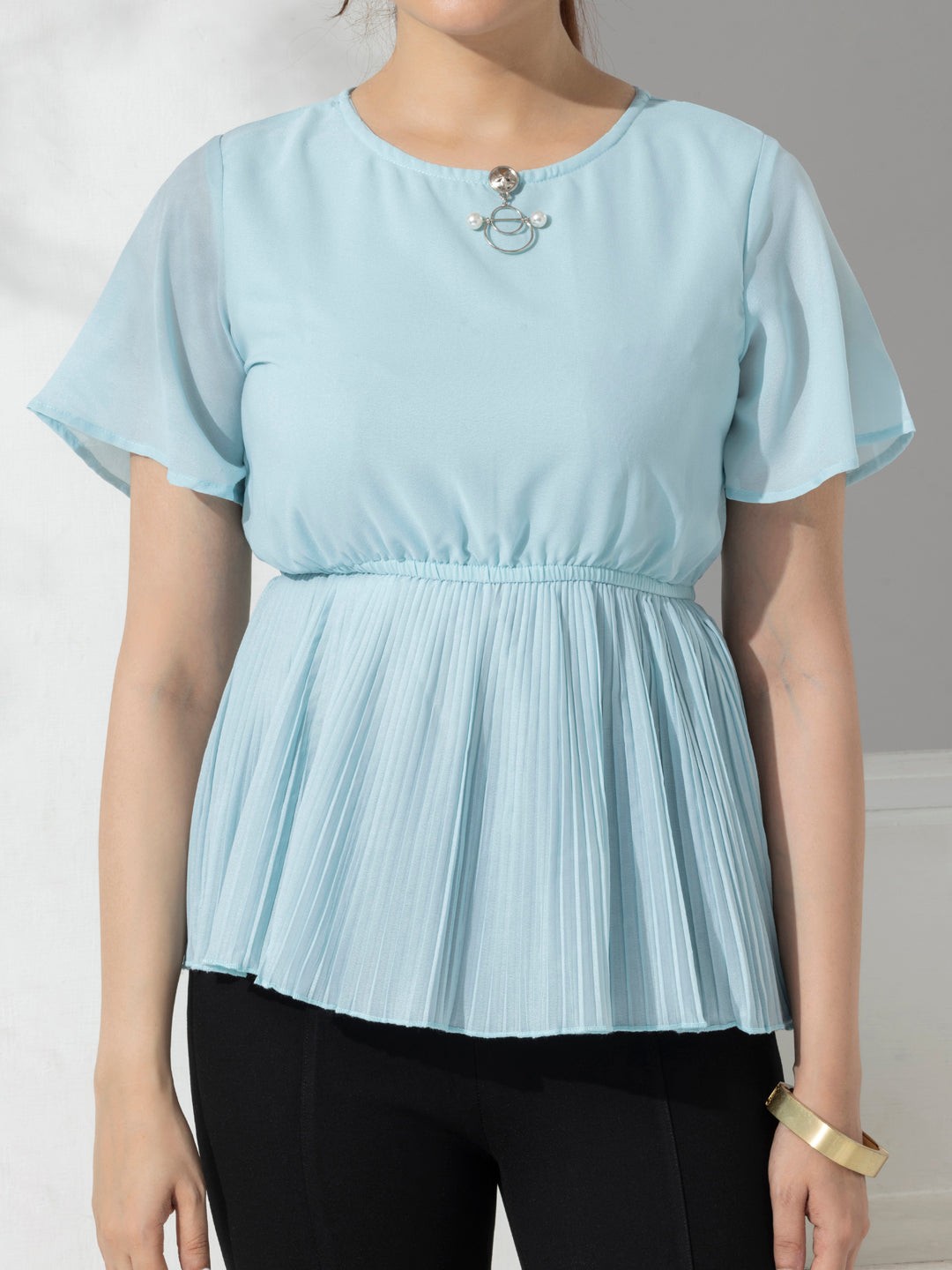 Blue Solid Fashion Pleated Peplum Top With Metal Accessories