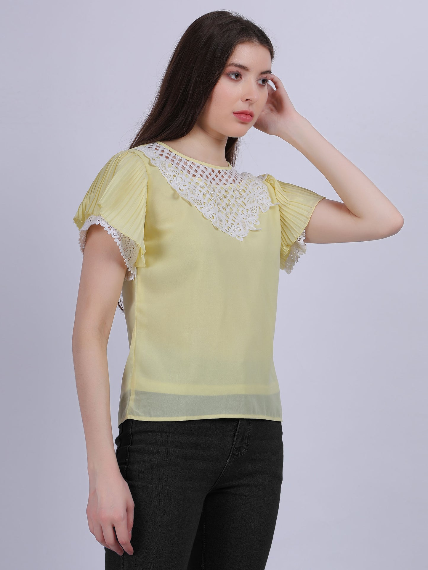 Yellow Solid Basic Casual Top With Lace Embellishment