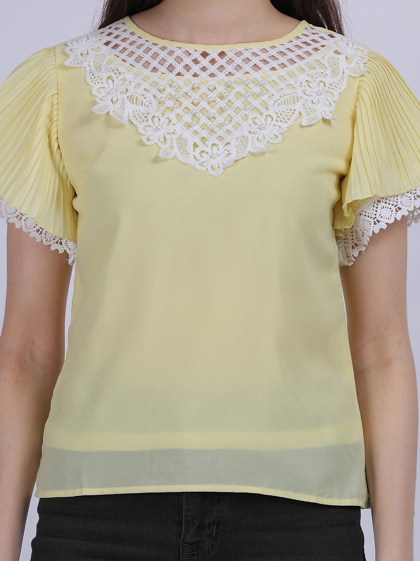 Yellow Solid Basic Casual Top With Lace Embellishment