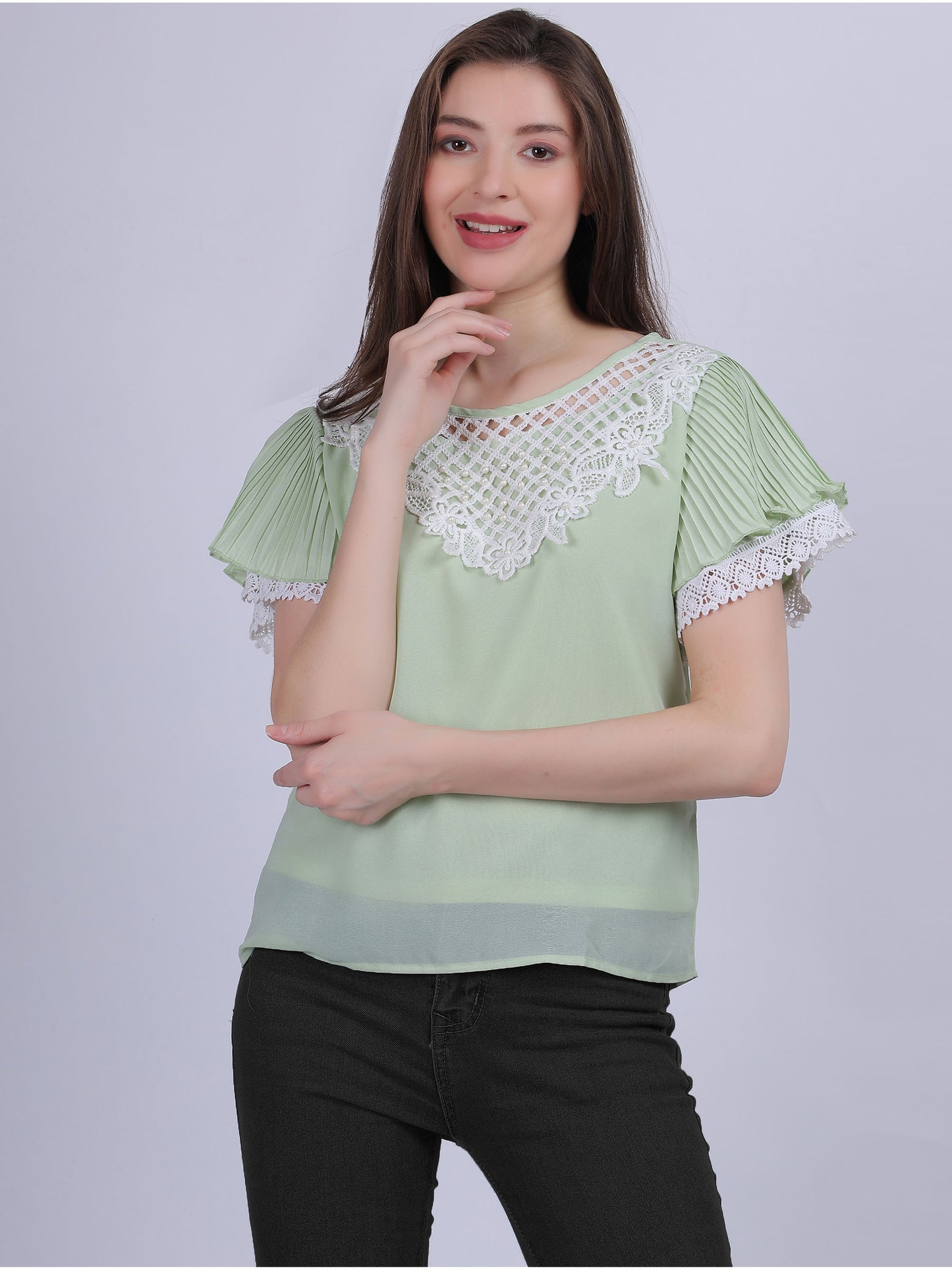 Green Solid Basic Casual Top With Lace Embellishment