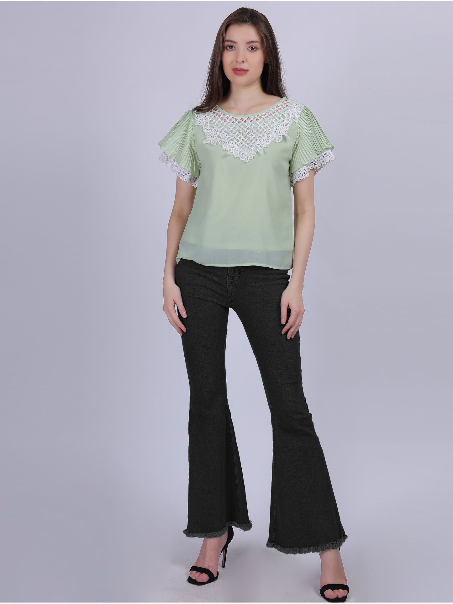 Green Solid Basic Casual Top With Lace Embellishment