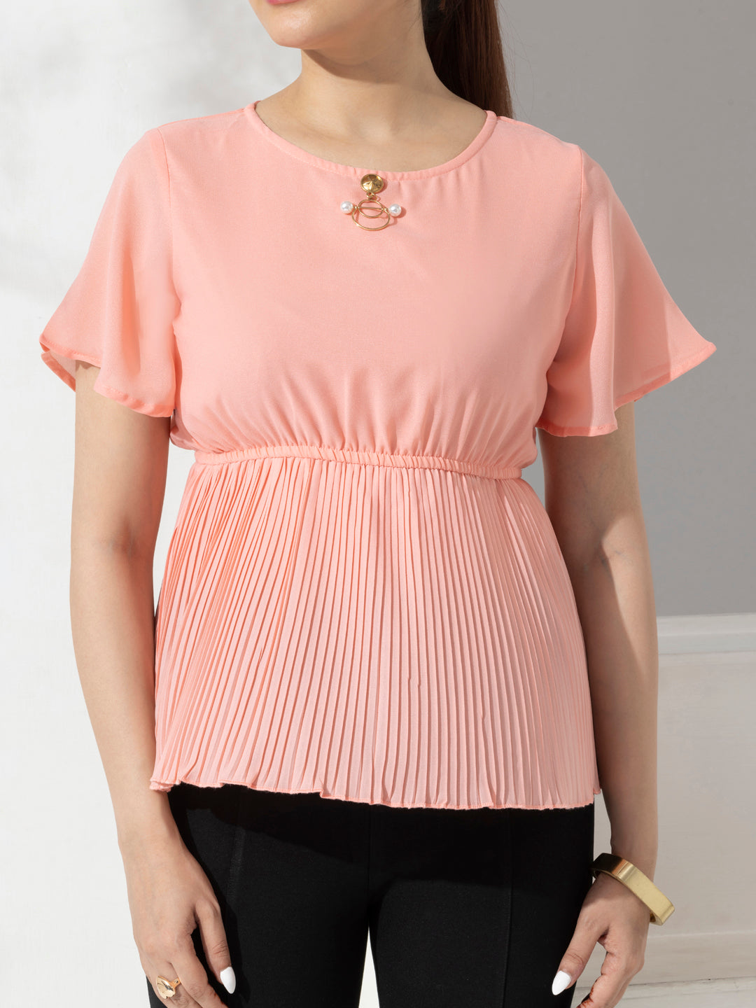 Pink Solid Fashion Pleated Peplum Top With Metal Accessories